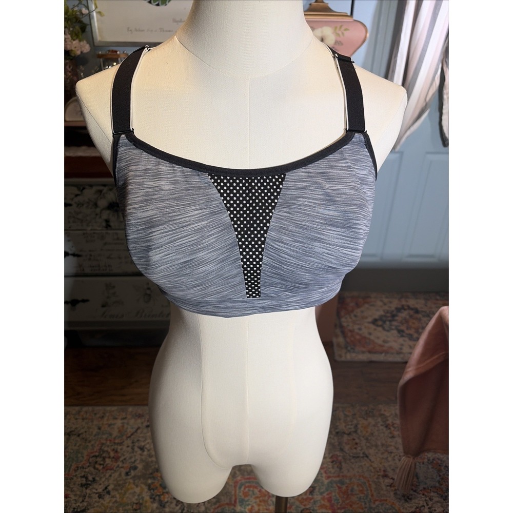 Maidenform Sport Ultimate Shaping Underwire Bra (Style DM7989) 38C